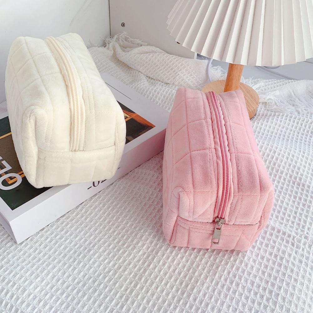 Cute Plush Makeup Bag For Wome - đánh giá và giá Tech Accessories Travel Bag