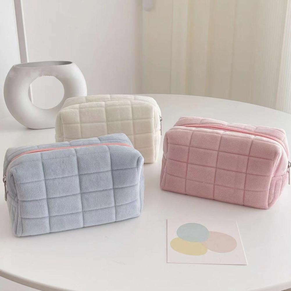 Cute Plush Makeup Bag For Wome - đánh giá và giá Tech Accessories Travel Bag