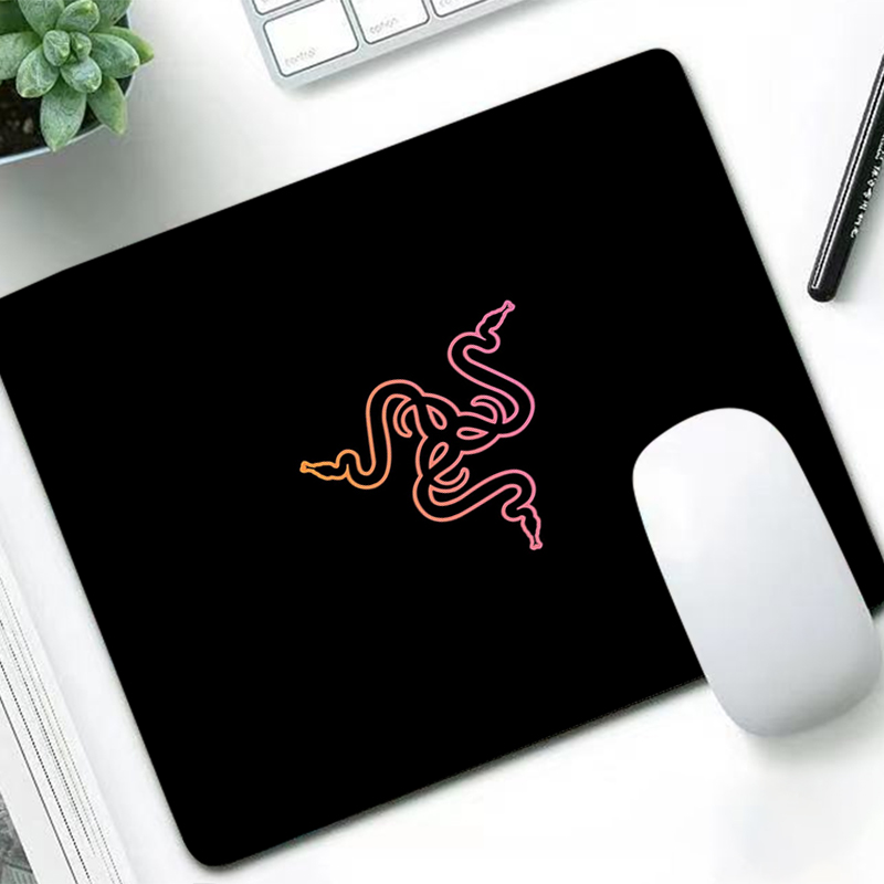 Razer Luxury Mouse Pad Anime G - đánh giá và giá Tech Gaming Accessories
